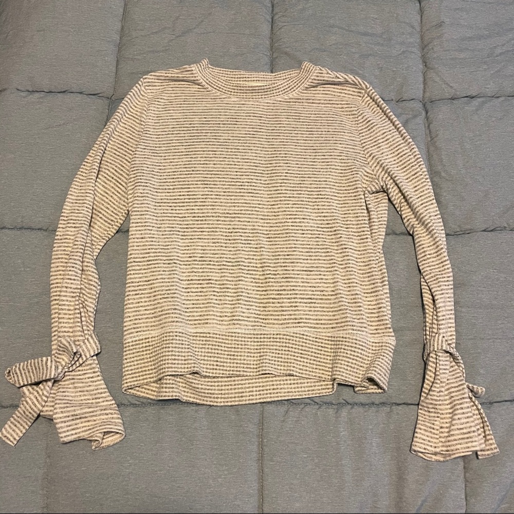 Abercrombie and Fitch White & Grey Striped Sweater